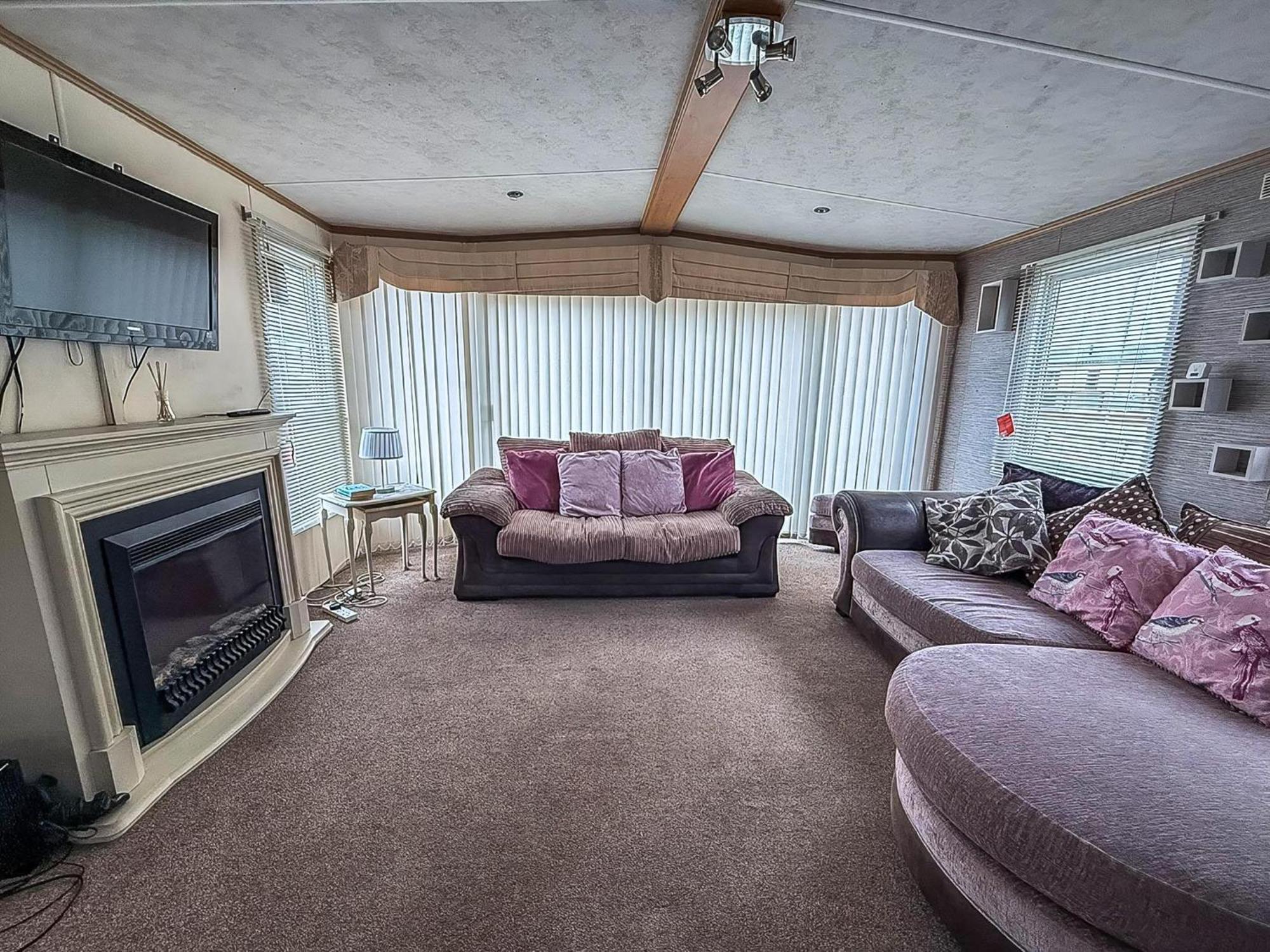 6 Berth Caravan For Hire At Seawick Holiday Park In Clacton-On-Sea Ref 27049Sw Exteriör bild